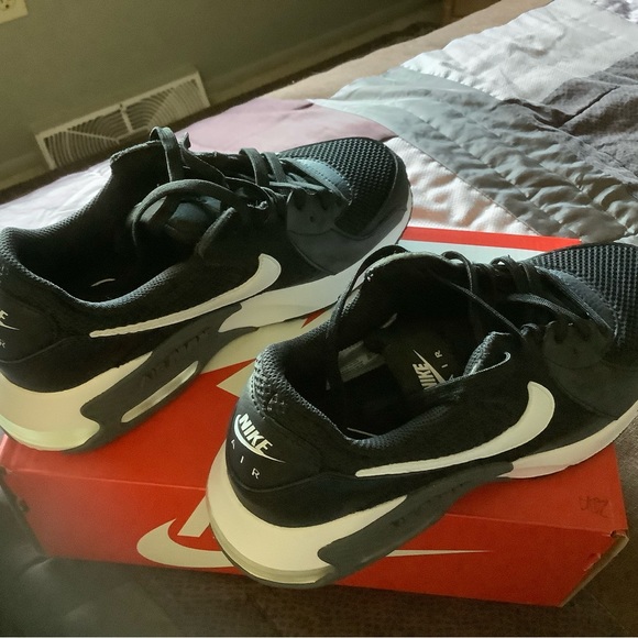 Nike Shoes - NIKE Womens WEARALLDAY Size 6.5